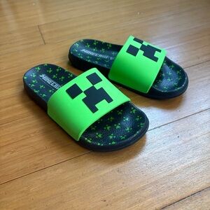 Minecraft Kids Green Creeper Slippers